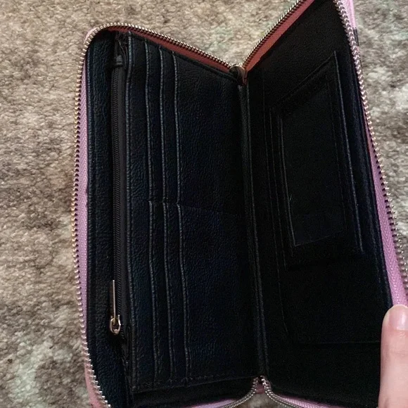 betsy johnson hand wallet - Picture 3 of 5